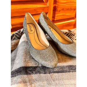Women's LifeStride Silver Glitter Heels Size 8